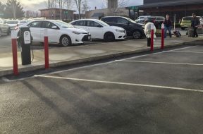 Bellingham Airport installs electric vehicle charging stations