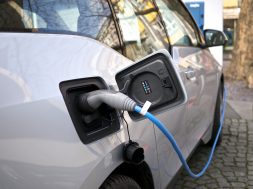 New Step To Make Electric Vehicles Rs 2.5 Lakh Cheaper- 5 Things You Need to Know