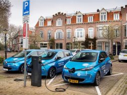 Renault pilots large-scale EVs-to-grid charging
