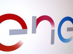 UPDATE 1-Italy’s Enel puts faith in green energy, grids to power growth