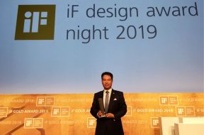 Xie Tao Receives iF Design Award on Behalf of Hanergy