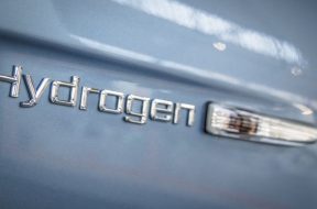 California Leads With Hydrogen-Powered Electric Cars