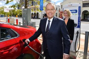 Poll shows 50% of Australians support shifting all sales of new cars to electric vehicles by 2025
