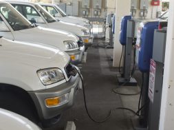 Despite sharp growth in electric cars, vehicle emissions keep rising