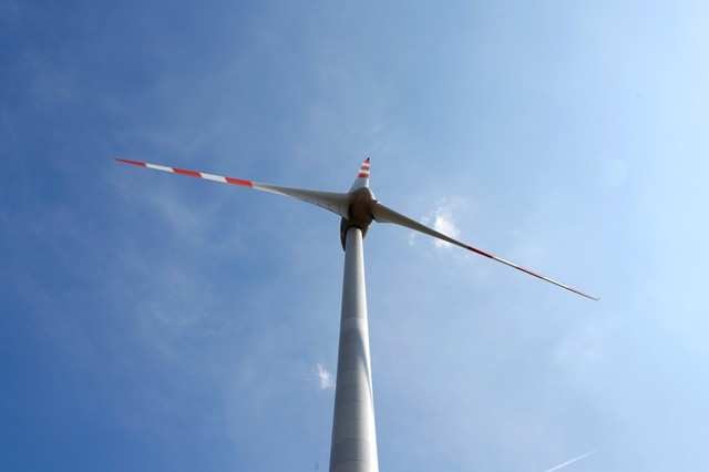 RWE open to partnerships in US wind market: CFO