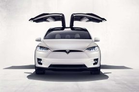 Tesla Model X SUV Spotted in India With Green Number Plate