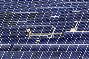 Abu Dhabi gets bids for world’s biggest solar plant