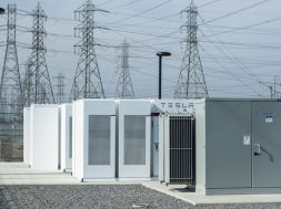 Mira-Loma-Substation-Tesla-889×544-1 (1)
