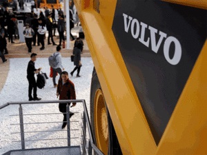 Daimler teams up with Volvo in 1.2-bn-euro deal to make hydrogen batteries