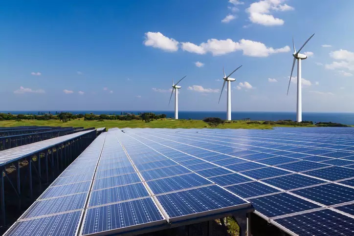 India adds 1,043 MW of wind and solar utility scale capacity in Jan-Mar: Report