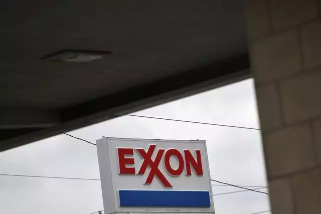 Exxon signals 2nd quarterly loss in a row on production, refining hit