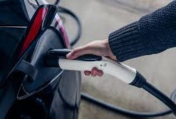 Xcel accelerating electric vehicle programs, proposing up to $150M in Minnesota auto rebates
