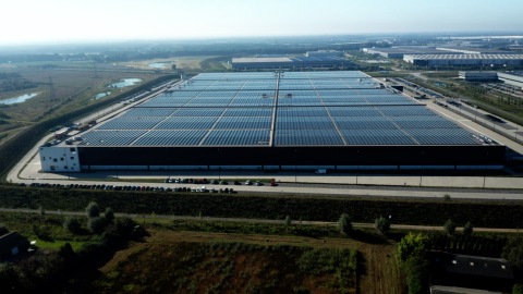 Installation Completed of the World’s Most Powerful Solar Roof Currently Operating at PVH Europe’s State-of-the-Art Warehouse and Logistics Center