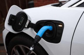 Ovo to launch ‘half-price’ electric vehicle charging tariff