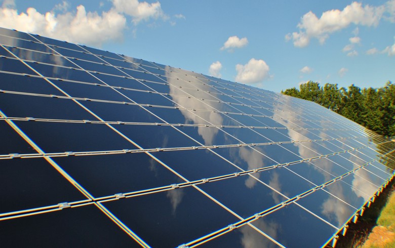Planning deal signed for massive Australia-Singapore solar power link