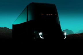 Tesla robotaxis to justify valuation but Tesla Semi waiting for batteries