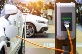 GM partners up to offer about 60,000 EV charging points across Canada, U.S.