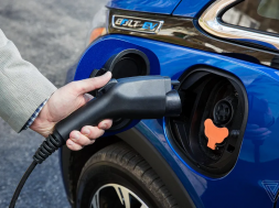General Motors has a solution for our crappy EV charging infrastructure