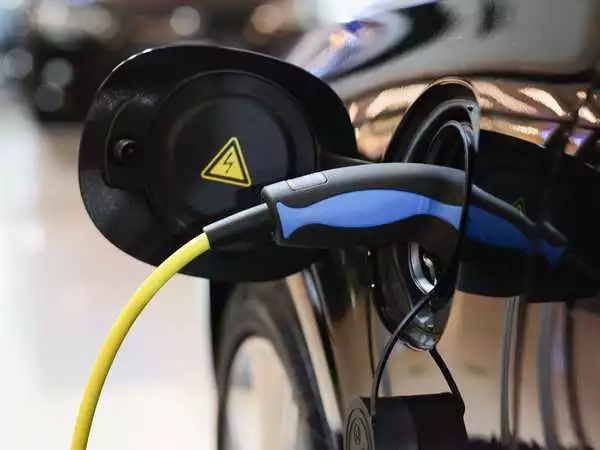 New Electric Vehicle Charging Research Could Allow Drivers to Power Their Cars as They Drive on the Highway