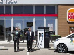 Iberdrola and RB Iberia to install 400 electric vehicle charging points in restaurants
