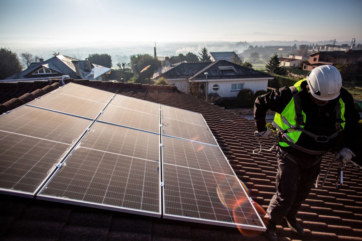 Solar PV Can Help Businesses Save At Least 25% in Electricity Cost, Says UOB