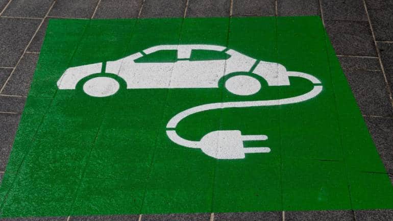 Electric vehicles: The carmakers wary of going ‘all in’ on batteries – EQ Mag Pro