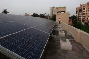 HC issues notices on solar power purchase