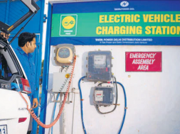 Govt allows use of existing power connections to charge EVs