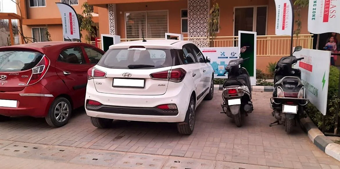 Noida- First Electric Vehicle Charging Station in Noida’s society – EQ Mag Pro