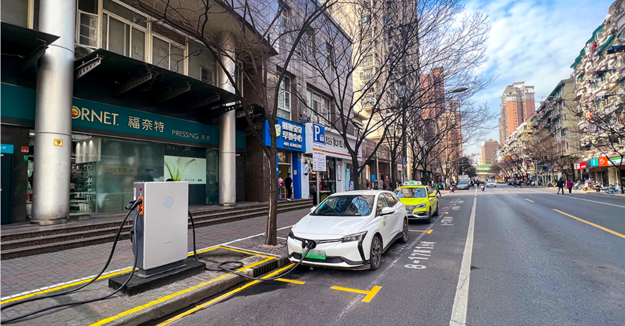 Sungrow supplied Shanghai’s first road DC fast Electric Vehicle charger – EQ Mag Pro