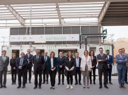 Vice president Teresa Ribera inaugurates Spain’s first industrial renewable hydrogen plant in Lloseta (Mallorca)