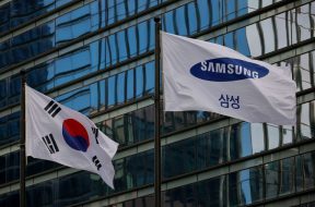 Samsung Elec to join renewables pledge as S.Korea shifts gears on green energy