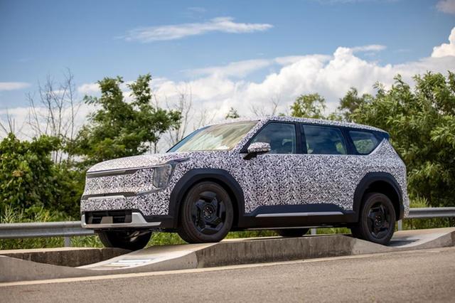Kia EV9 electric SUV to be unveiled in 2023; undergoes final technical testing – EQ Mag Pro