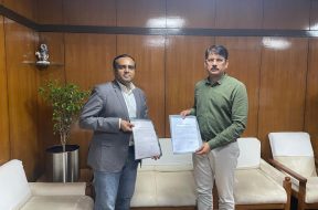 Photo_MoU was signed by Mr Vish Iyer, Global Chief Commercial Officer, Jakson Green and Shri Bhaskar S Sawant, Principal Secretary of Energy to Government of Rajasthan
