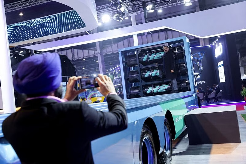 India’s Adani partners with Leyland, Ballard to make hydrogen fueled electric truck – EQ Mag