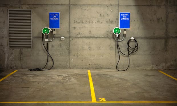 Australian drivers facing heavy new fines for parking in electric vehicle charging spots – EQ Mag