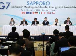 G7 vows to step up moves to renewable energy, zero carbon
