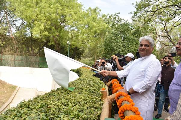 Shri Bhupender Yadav releases white tiger cubs in arena of white tiger enclosure in National Zoological Park, New Delhi – EQ Mag