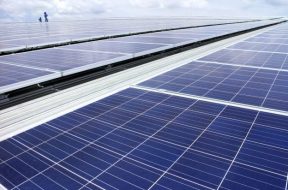 Manitoba Unveils Ambitious 10 GW Vertical Solar Panel Project in Collaboration with RCT Solutions