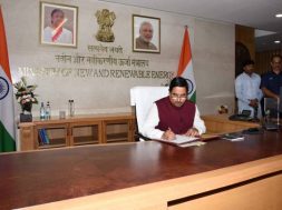 Shri Pralhad Joshi assumes charge of Ministry of New and Renewable Energy