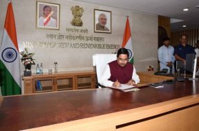 Shri Pralhad Joshi assumes charge of Ministry of New and Renewable Energy