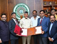 Shri Gurdeep Singh, CMD, NTPC Limited & NTPC Green Energy Limited and Hon. Chief Minister of Andhra Pradesh, N. Chandrababu Naidu at the signing ceremony of a joint venture (JV) between NTPC